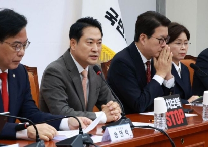 [포토] 장동혁 "불난 환율 잡으려 연금 동원...무능한 정부"