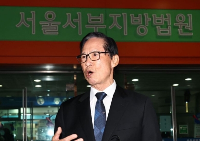 '허위서명 강요' 송영무 전 장관 2심서도 무죄