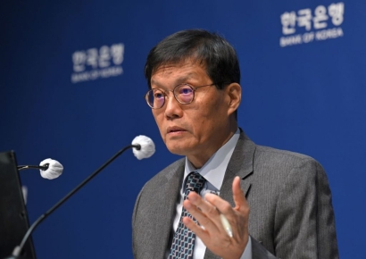 이창용 "환율, 시차 두고 물가 올릴 가능성…경계심 갖고 점검"