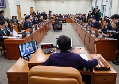 [조세 돋보기]기재위, 예산부수법안 의결…법인·교육세법 정부안 본회의行