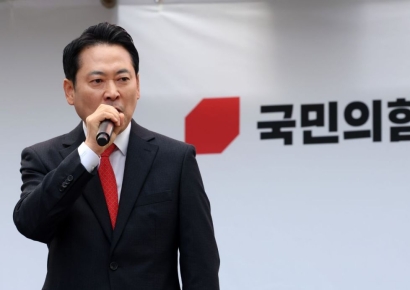 '계엄 사과' 잇단 요구에도...장동혁 '마이웨이' 이어가나
