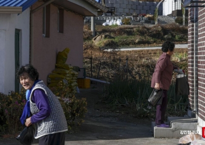 "새벽배송은 사치, 배달이라도 됐으면"…젊은 사람 떠나자 냉장고가 '텅' 비었다 [식품사막]②