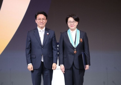 '기술의 뿌리에 사람을 더한 경영'…신성이엔지, 이지선 대표 은탑산업훈장