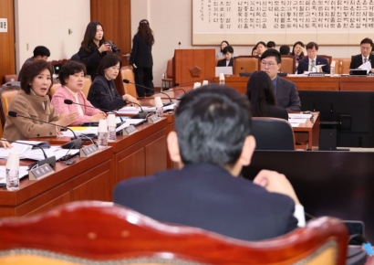 법사소위, 내란전담재판부·법왜곡죄 법안 '與주도' 통과