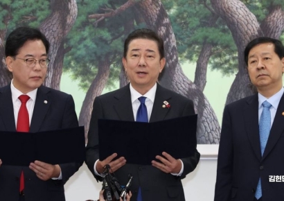 [포토] 여야, 내년도 예산안 전격 합의…"오후 본회의서 처리"