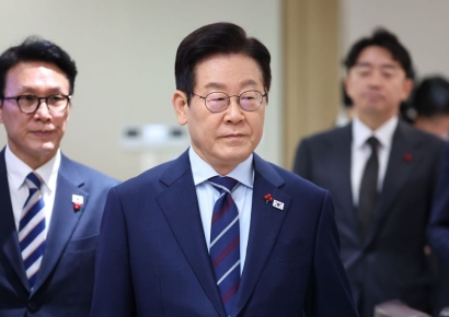 李 "군사쿠데타 등 국가범죄, 나치전범처럼 처벌"