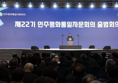 李대통령 "'코리아 프리미엄' 전환 위한, 南北 공동성장 시대 열겠다" (종합)