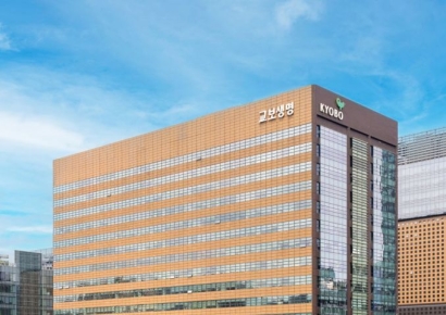 교보생명 풋옵션 분쟁 재점화…2심 "신창재 회장 간접강제금 유효"