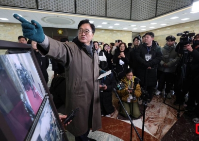 우원식, 계엄 1년 다크투어 해설자 나서…"민주주의 새기자"