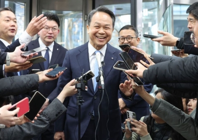 신한금융 진옥동 회장 연임 성공…"재임 중 경영능력 입증"(상보)