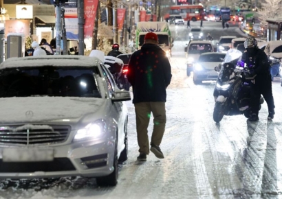 "약속 취소해야 하나" 이번 주말 또 '눈 폭탄'…강원 일대 최대 10㎝ 이상
