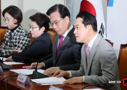 [포토] 장동혁 "李정권 6개월 약탈과 파괴…민생·법치·안보 없어"