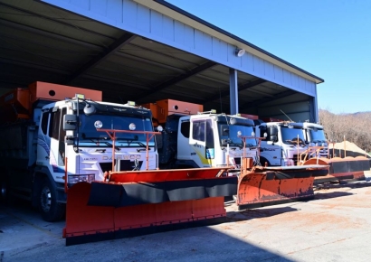 청송군, '제설 총력전'… 겨울철 교통사고 제로 도전