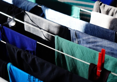 "에이, 세제는 안 상하잖아" 오래 묵은 것 계속 썼는데…빨래가 왜 이래