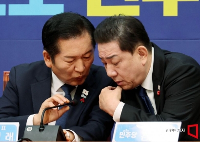 [포토] 대화하는 정청래-김병기