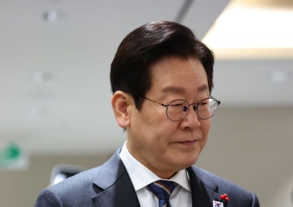 李대통령 "종교단체도 헌법·법률 위반하면 해산시켜야"