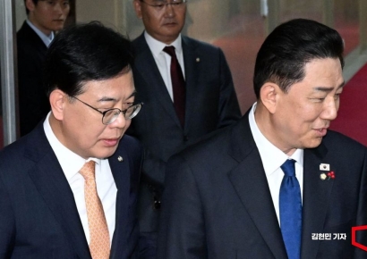 [포토] 여야, 상정 법안 이견 지속...본회의 오후 4시로 연기