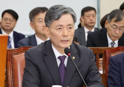 '계엄 연루' 조지호 경찰총장, 직무 정지에도 1년간 억대 연봉