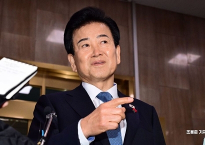 [포토] 정동영 장관, 통일교 금품수수 의혹 입장 밝혀