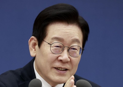 李대통령 "소수 공무원이 흙탕물…심각한 인사 문제는 연락 달라"