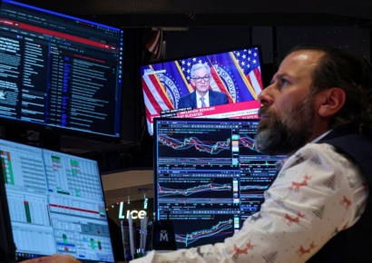 뉴욕증시, 금리 인하·오라클 실적 소화하며 혼조세…다우 최고치