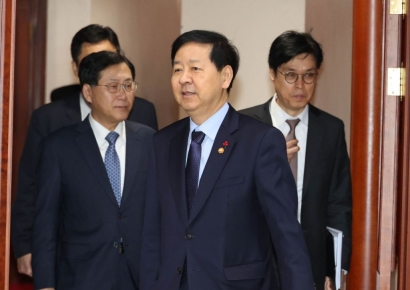 [포토] 구윤철 경제부총리, 대외경제관계장관회의 입장