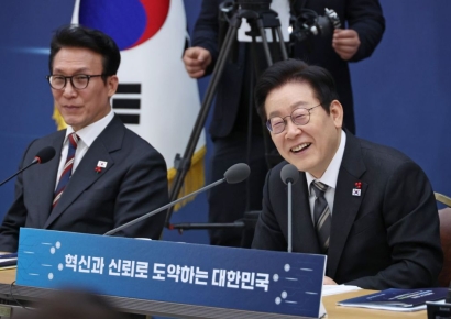 李대통령 "우리 사회에서 금융이 가장 약육강식적"…'포용 금융' 또 강조 (종합)