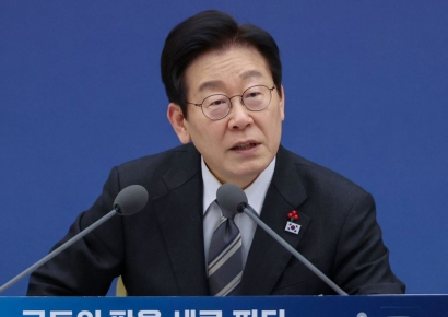 李대통령 "누리호 매년 발사…국가 재정 부담해서라도 산업 생태계 지켜야"(종합2보)