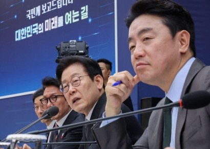 李대통령 "LH가 직접 택지 개발해야…공공임대는 역세권에"