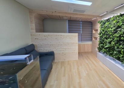 “초록에서 쉼을 얻는다”… 남울주소방서 청량119안전센터, 휴게실 벽에 살아있는 숲 설치