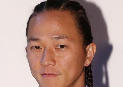 팝핀현준, 수업 중 발언 논란 "진심으로 사과…교수직 사임"