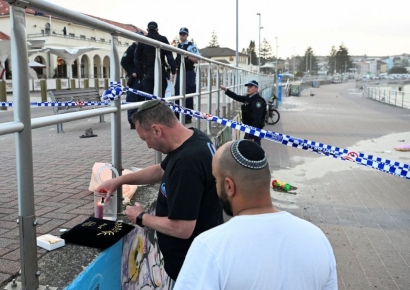 시드니 유대인 행사장 총기 난사…용의자는 50대 아버지·20대 아들