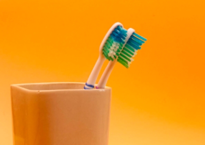 매일 이 닦고 놔두는데…전문가들 "칫솔 '이곳'에 뒀다간 세균 득실"