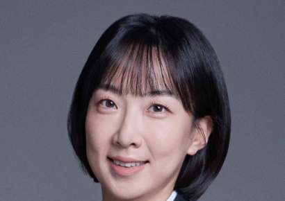 국방부, 언론인 출신 정빛나 대변인 임용…역대 최연소