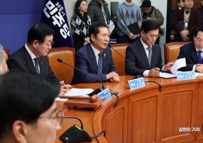 [포토] 정청래 "오늘 '지선 공천룰' 중앙위 상정…투표 참여해달라"