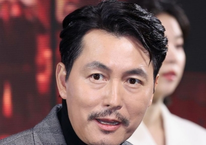 정우성, 혼외자 인정 1년만 복귀 "사적 변화 말씀 못 드려"