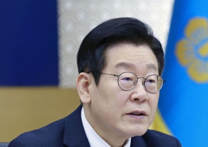 李대통령 "탁월한 공무원 파격 보상…사회적 경제 활성화해야"