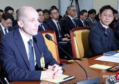 [포토] 로저스 쿠팡 대표 "깊이 사과…소비자 불편 해소에 최선"