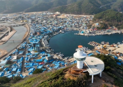 바다를 도시로 엮다… 영덕 축산항 ‘블루시티’ 준공