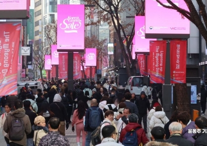 [포토] 북적이는 명동 쇼핑거리