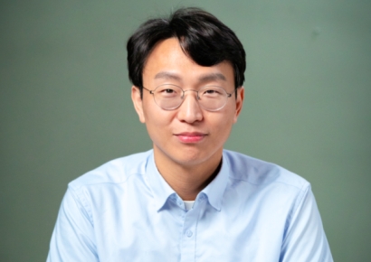 '저속노화' 정희원, 스토킹 혐의 전 동료 고소…"이혼 후 본인과 결혼해 달라" 요구