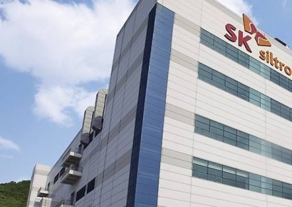 밥캣 다음은 SK실트론…두산, 반도체 슈퍼사이클 올라탔다