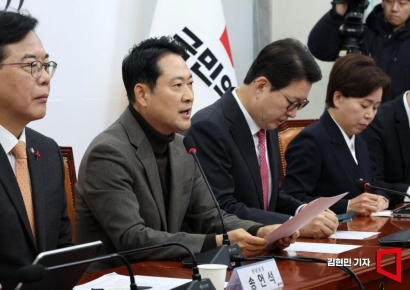 [포토] 장동혁, 이 대통령 '환단고기' 발언에 "이재명식 역사공정"