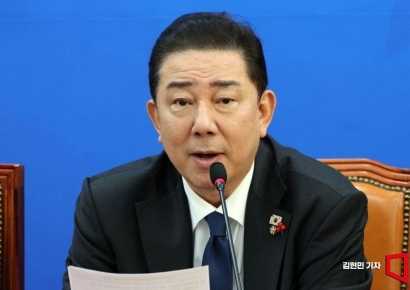 "내란 희화·女구의원 도찰"…김병기, 보좌진 채팅방 폭로