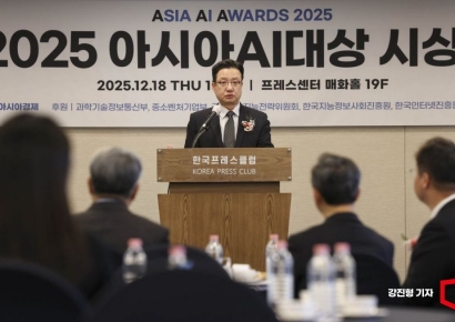 [포토] 심사평하는 이성엽 고려대 기술경영전문대학원 교수