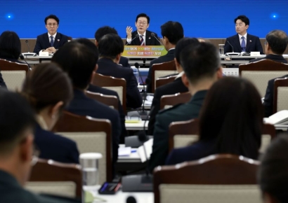 李대통령, '4·3 강경 진압' 박진경 대령 논란에 "유족 매우 분개, 방법 찾아보자"