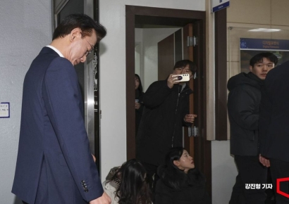 [포토] 고개 숙인 전재수 민주당 의원