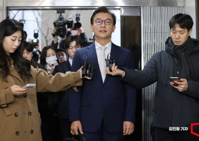 [포토] 입장 밝히는 전재수 민주당 의원