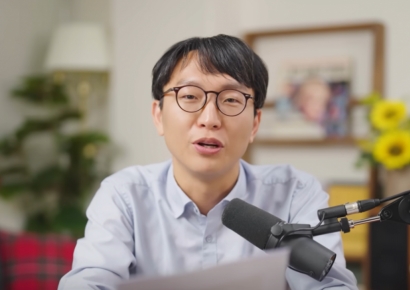 '저속노화' 정희원 "불륜 아냐, 수사기관 통해 사실 밝힐 것"…경찰 수사 착수