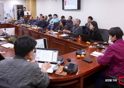 [포토] 농산물 유통 취재 후기 공유하는 아시아경제 박재현 기자